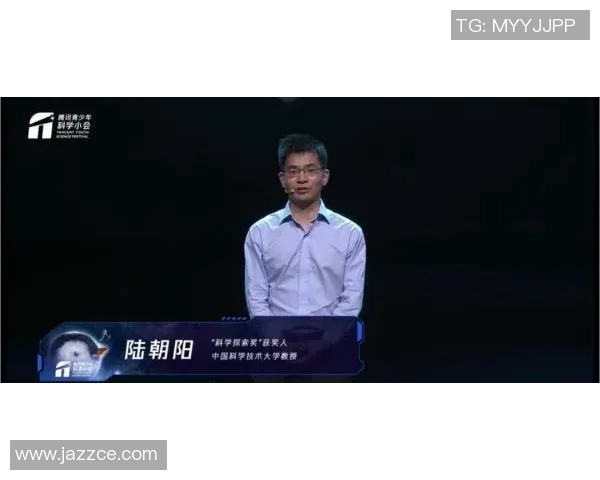 张磊谈足球生涯：从青涩少年到职业球员的心路历程回顾