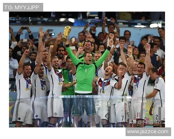 德国17号足球明星的辉煌历程与背后的故事揭秘 德国17号足球明星的辉煌历程与背后的故事揭秘